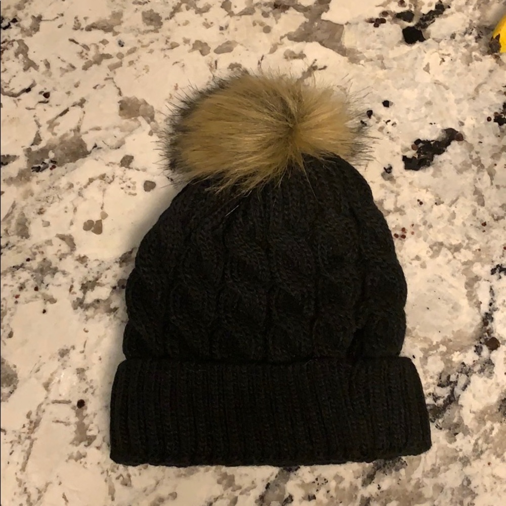 Cable Knit hat with Pom